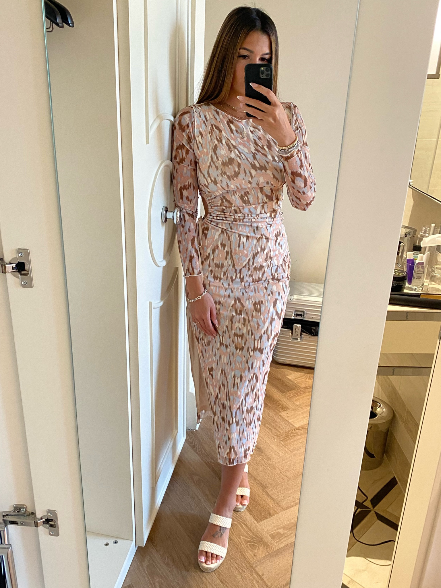 Fall dress 💬 or wedding guest dress 

Long sleeve dress from Revolve

#LTKparties #LTKwedding #LTKHoliday