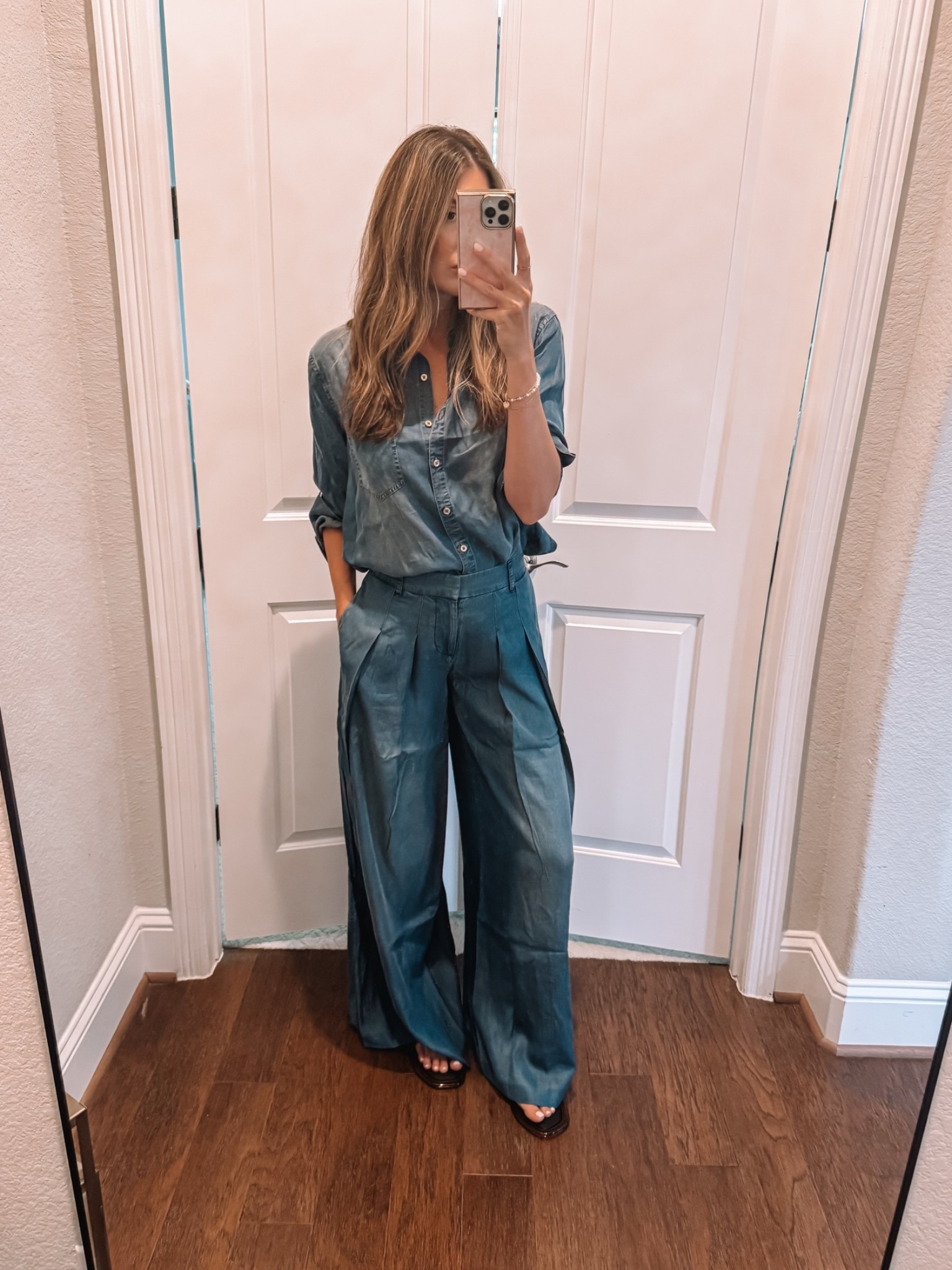 Medium in top, size 26 in jeans (wish I’d gone up though)