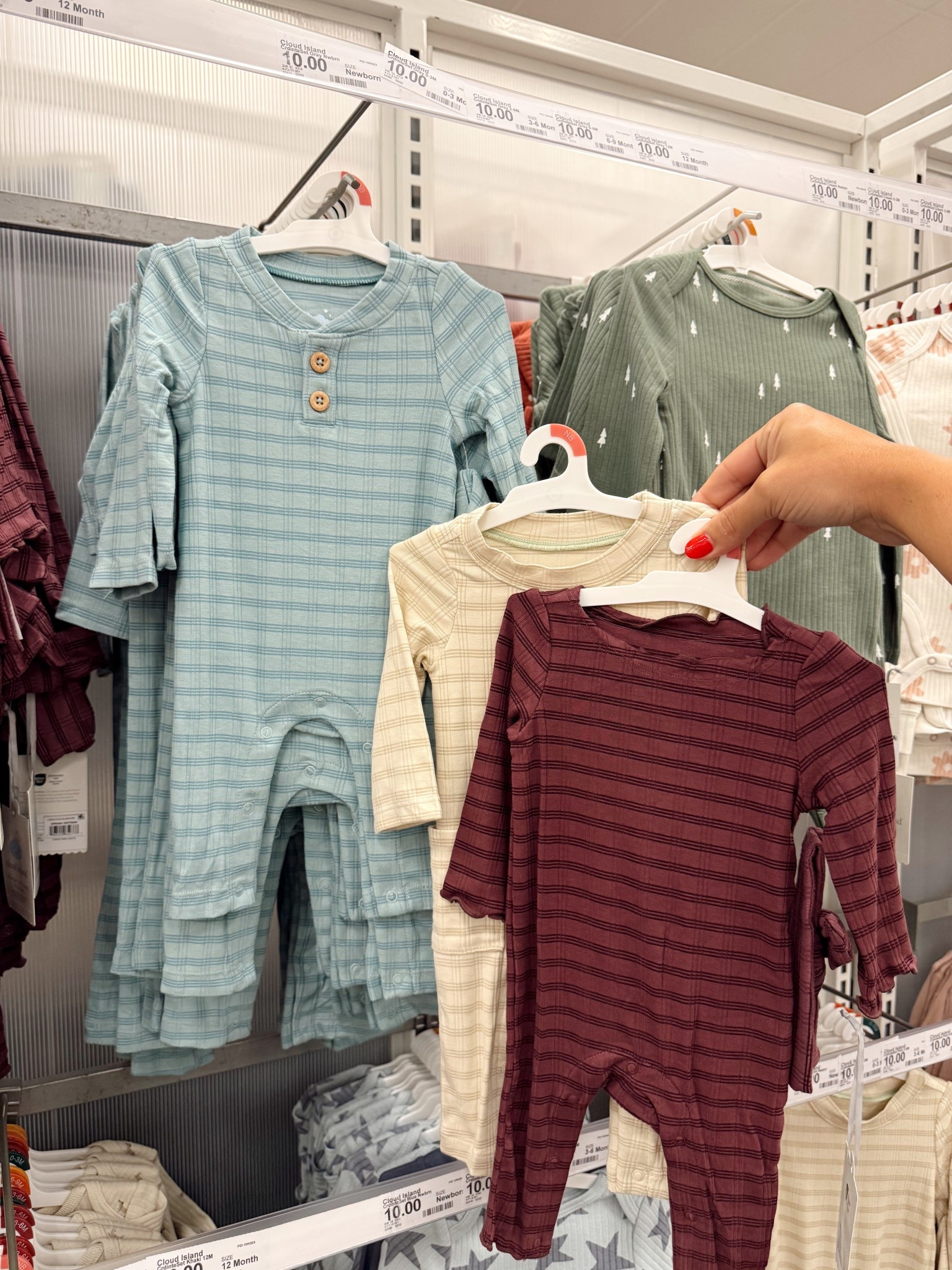 These rompers for baby are sooo soft!! Both come with either a hat or a bow 🫶🏼

#LTKSeasonal #LTKKids #LTKBaby