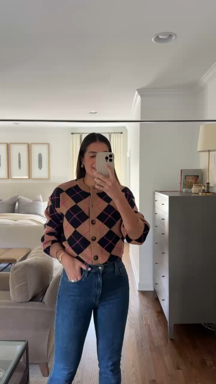 This cardigan is sooo versatile!

Fall sweaters, Boden, boden tops, tops for fall, cardigans, fall cardigans, mom style, Nordstrom, Valentina jeans, favorite daughter, Grace White

#LTKHoliday #LTKSeasonal #LTKStyleTip