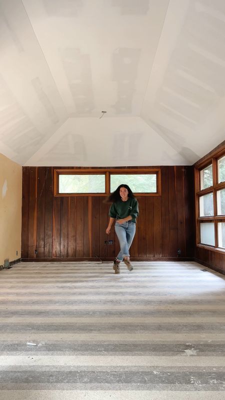 Our red house vaulted ceiling update is on the blog. Here’s a few reno outfits I’ve been wearing - comfy and built to last.

#LTKstyletip