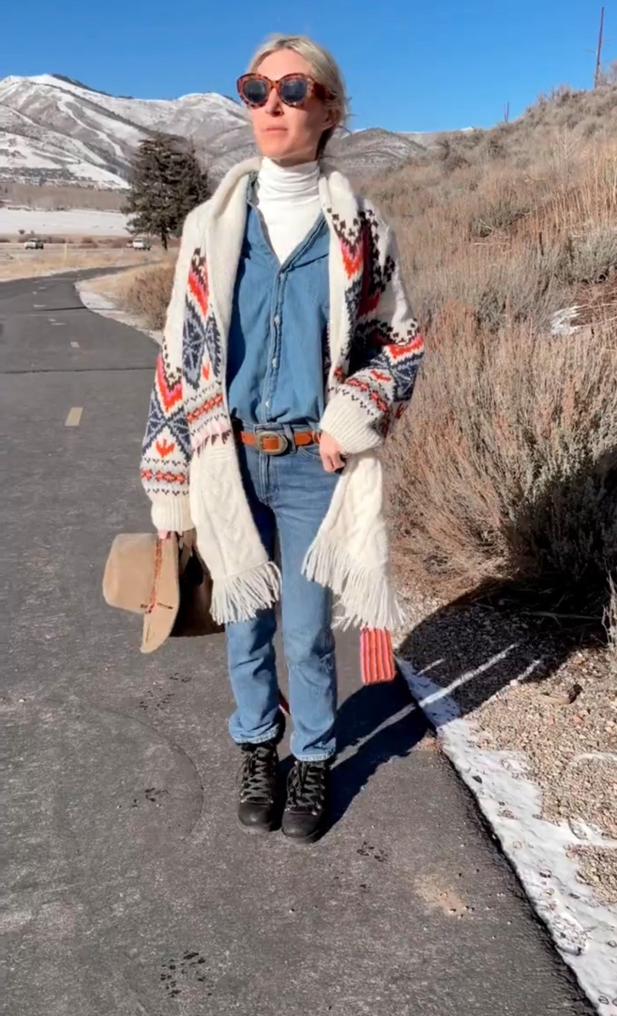 Jeans for moms 

#LTKgrwm #LTKSeasonal #LTKootd