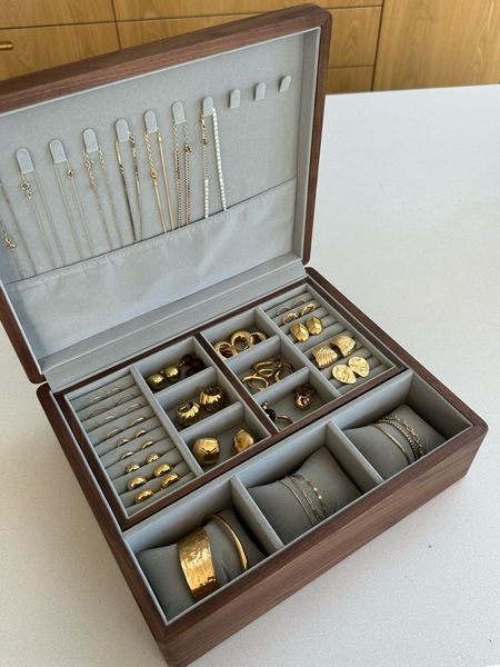 I knew you’d all love this jewellery box - I have the 2L, no lock version. 

#LTKsummer #LTKuk #LTKstyletip