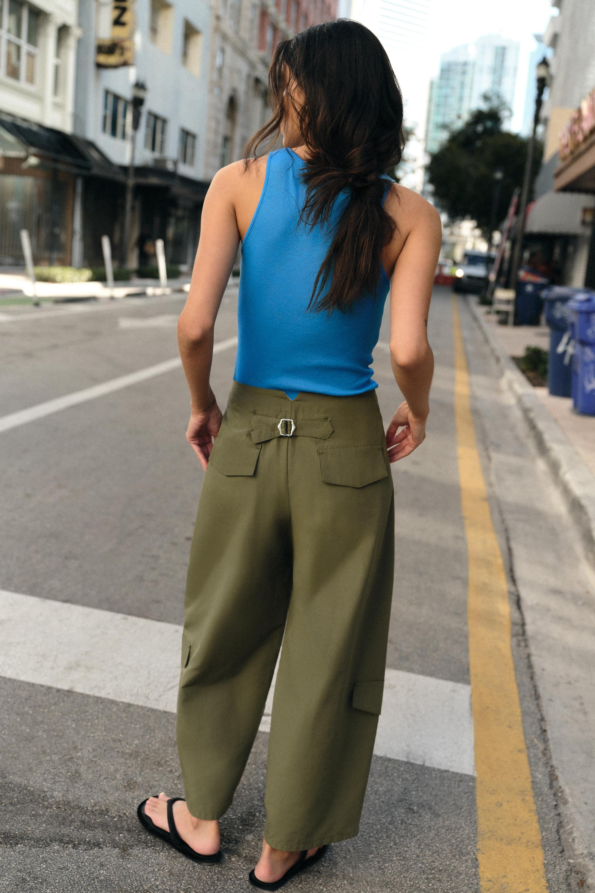 PANTALÓN PINZAS TRABILLA ESPALDA | Zara US