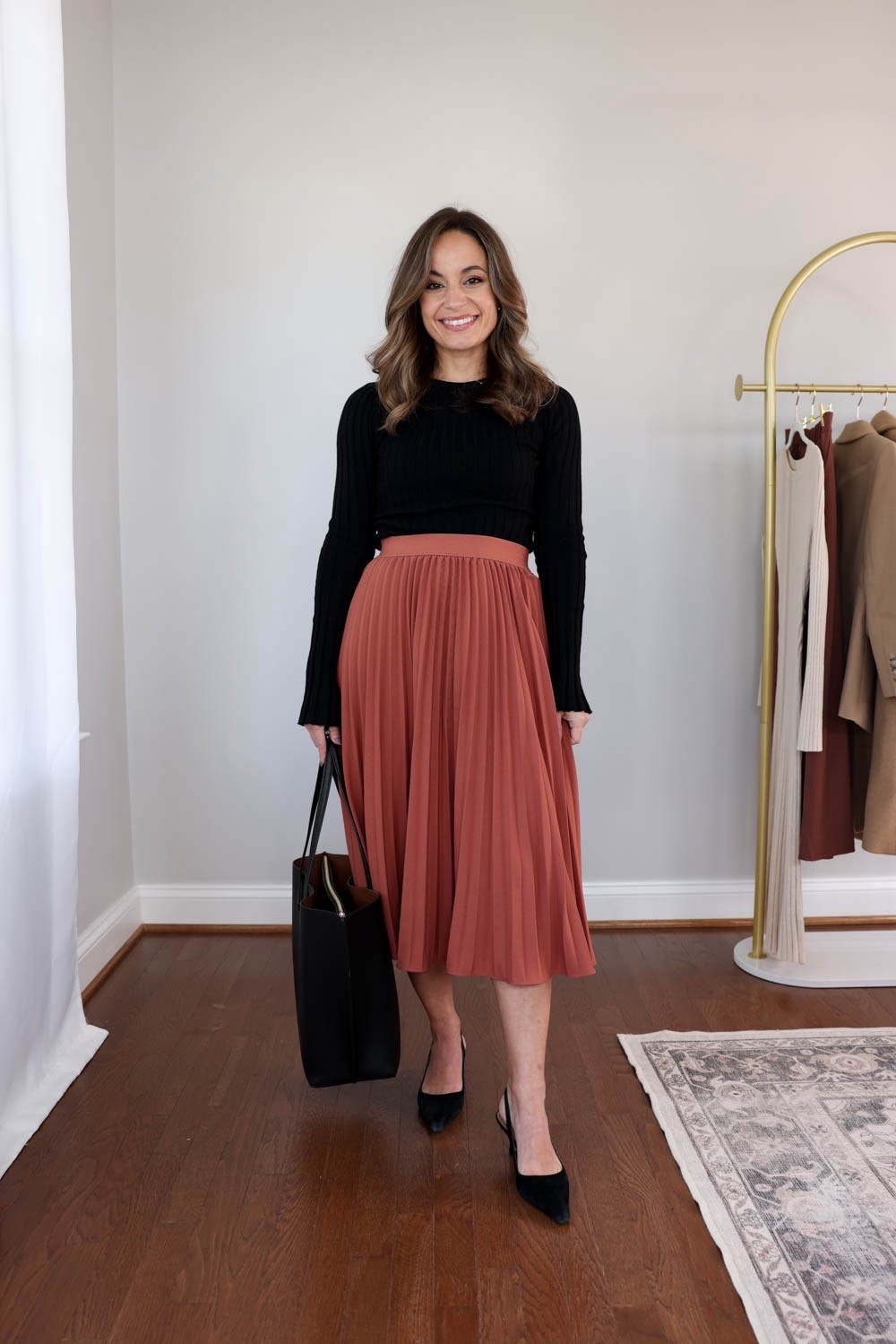 The 2025 fall workwear capsule series: pleated skirt five ways! 

Black top (Quince): xs 
Pleated skirt (Amazon): small in brown 

My measurements for reference: I’m 4’10” and 105lbs. My bust, waist, and hip measurement is 32”, 24”, and 36”.

#LTKWorkwear #LTKPetite