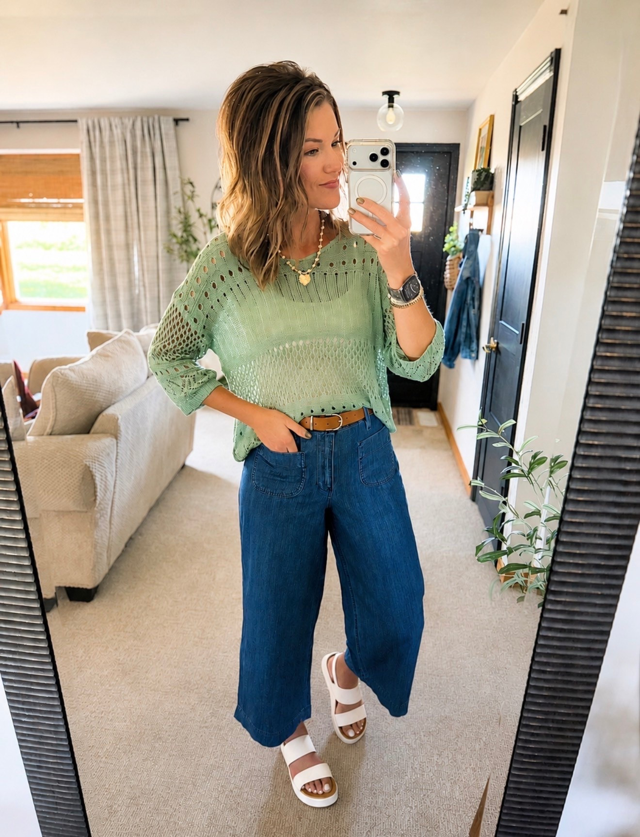 Happy Thursday. Salon OOTD 💇‍♀️ 
Top/ small
Jeans/ small
Sandals/tts

#LTKSeasonal #LTKWorkwear #LTKOver40