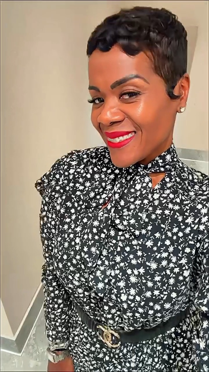 Work Style : Another day, another dollar! 🫶🏾

Look, ya’ll, sharing yet another deal i found at @walmart! Would Ya’ll believe i found this cute dress in the clearance section! 🙌🏾🙌🏾🙌🏾😂😅😝

#LTKootd #LTKSaleAlert #LTKPetite