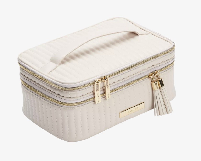 Ulta has this makeup bag and it’s SO cute! Gift idea for teens! 

#giftsforher #makeup #ulta #makeupbag #organization 

#LTKFindsUnder100 #LTKBeauty