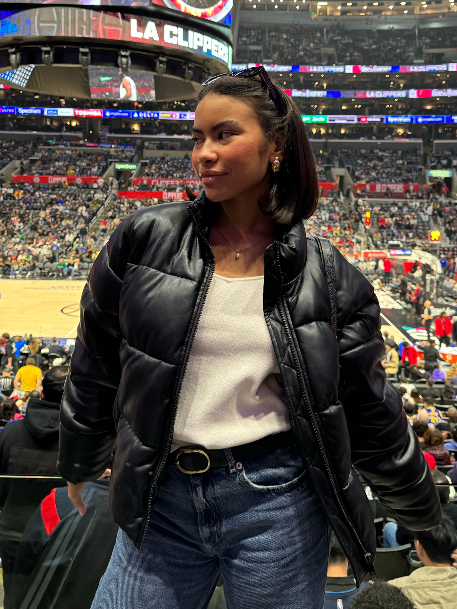 Here’s my NBA Game Day outfit deets!🤍

Puffer jacket , white top , long sleeve top , jeans , fall fashion , fall outfit , casual outfit , classy , simple outfit , chic outfit , simple but chic

#LTKstyletip #LTKSeasonal