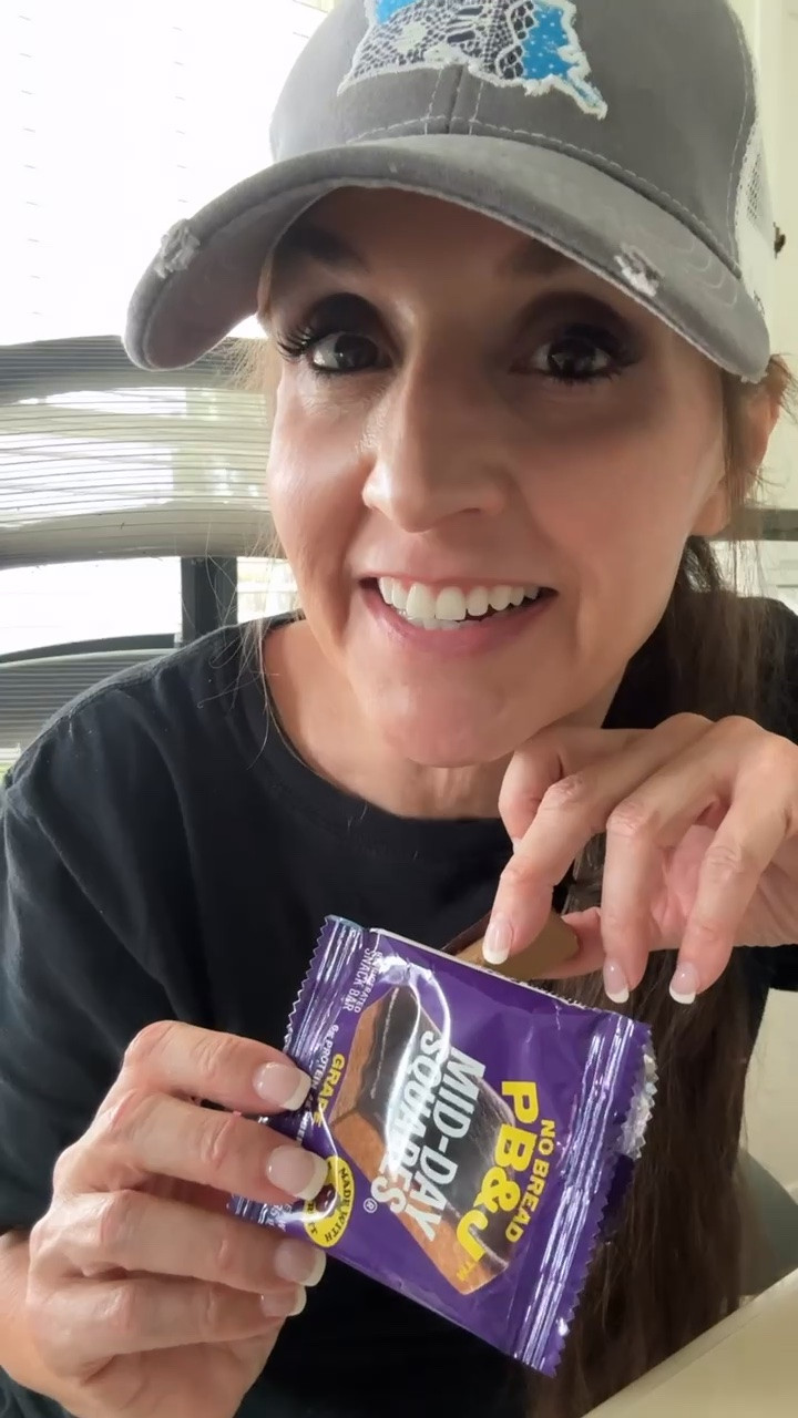 These Mid-Day squares are such an easy, on the go snack! I love this PB&J flavor 

Amazon, Amazon finds, snacks, peanut butter and jelly, PB&J snacks, protein snacks, easy snack inspo, easy snack ideas

#LTKdayinmylife #LTKfoodie