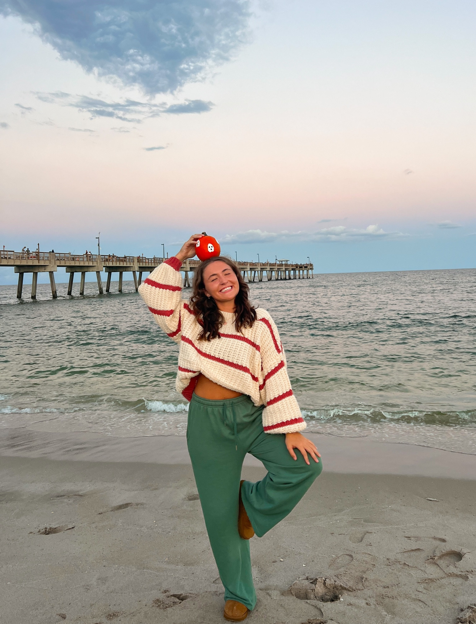 Cute and comfy fall outfit!! Perfect for any fall activity!! 

#LTKHoliday #LTKstyletip #LTKSeasonal