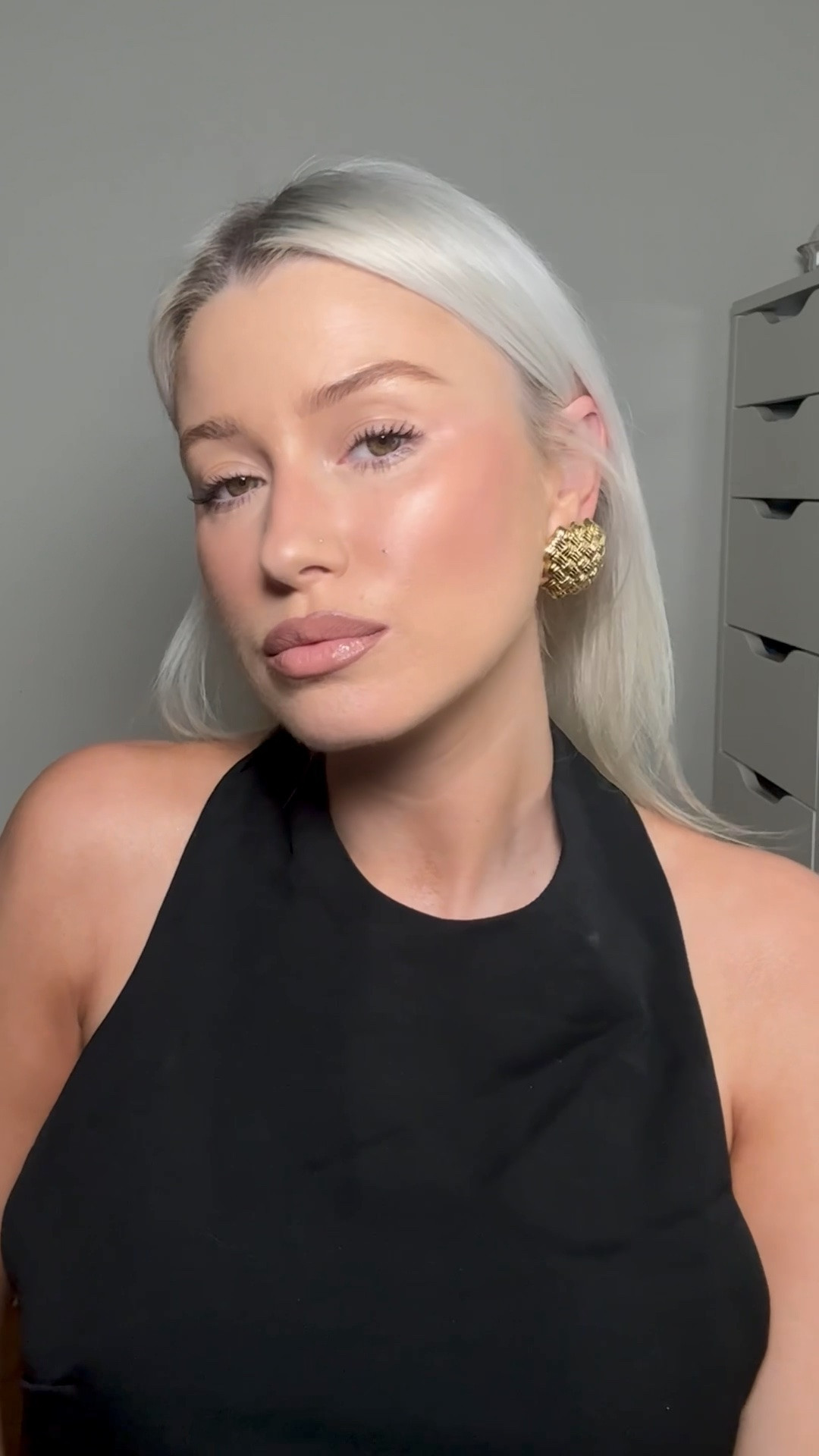 Glossy and glowing lip and cheek combo / makeup /

#LTKcanada #LTKsummer #LTKbeauty