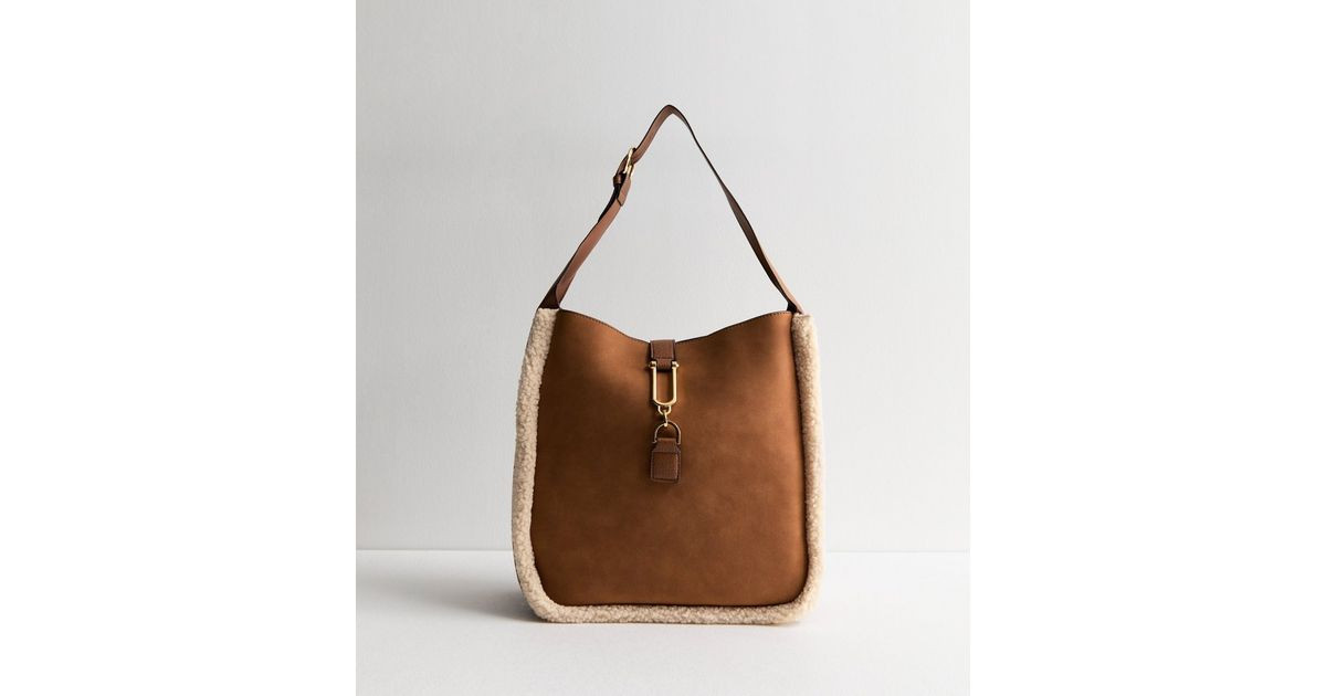 Tan Borg Trim Link Hobo Bag
						
						Add to Saved Items
						Remove from Saved Items | New Look (UK)