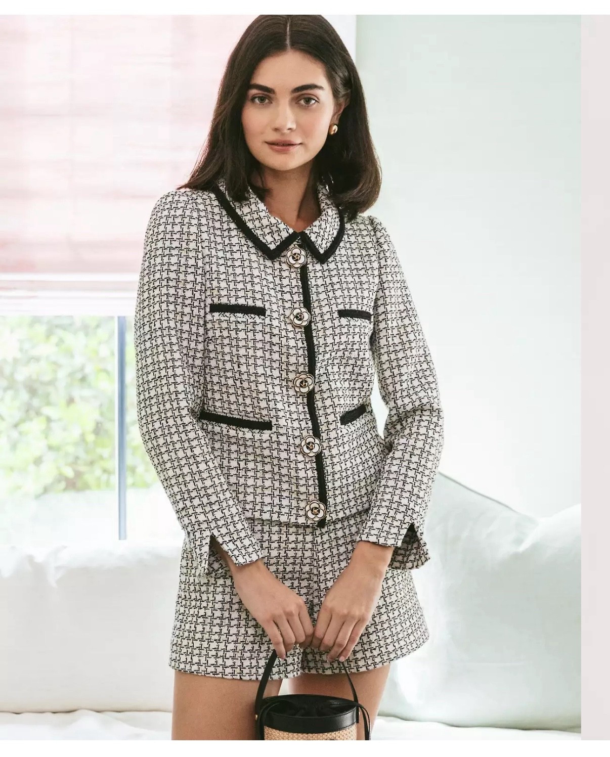 Add to cart immediately—this boucle tweed matching set is aesthetic dreams. Classic, but up do date

#LTKSeasonal #LTKParties