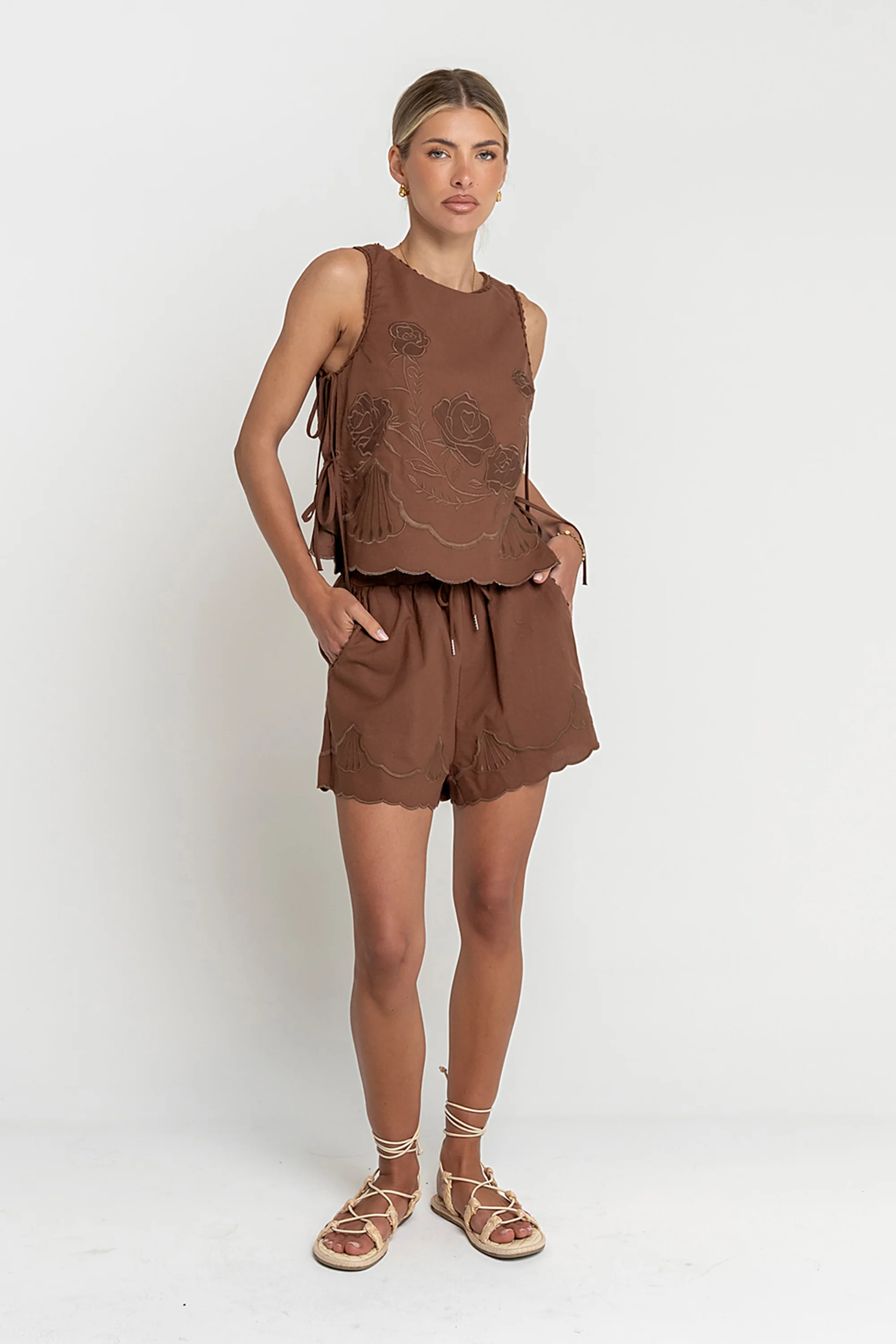 Rudy Embroidered Shorts in Brown | Böhme US