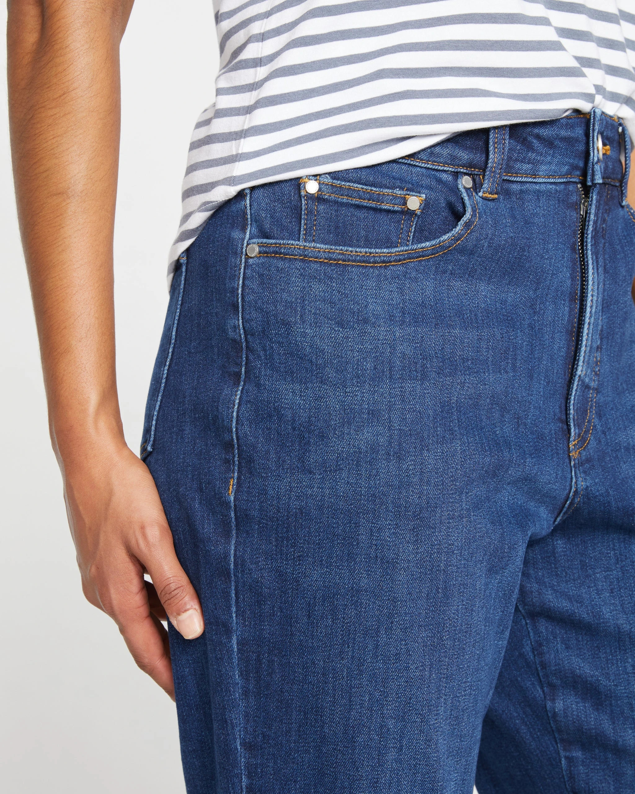 Donna High Rise Curve Straight Leg Jeans 32 InchStonewash Indigo | Universal Standard