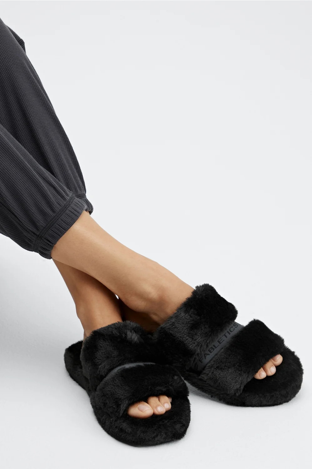 Snug Strap Slipper | Fabletics - North America