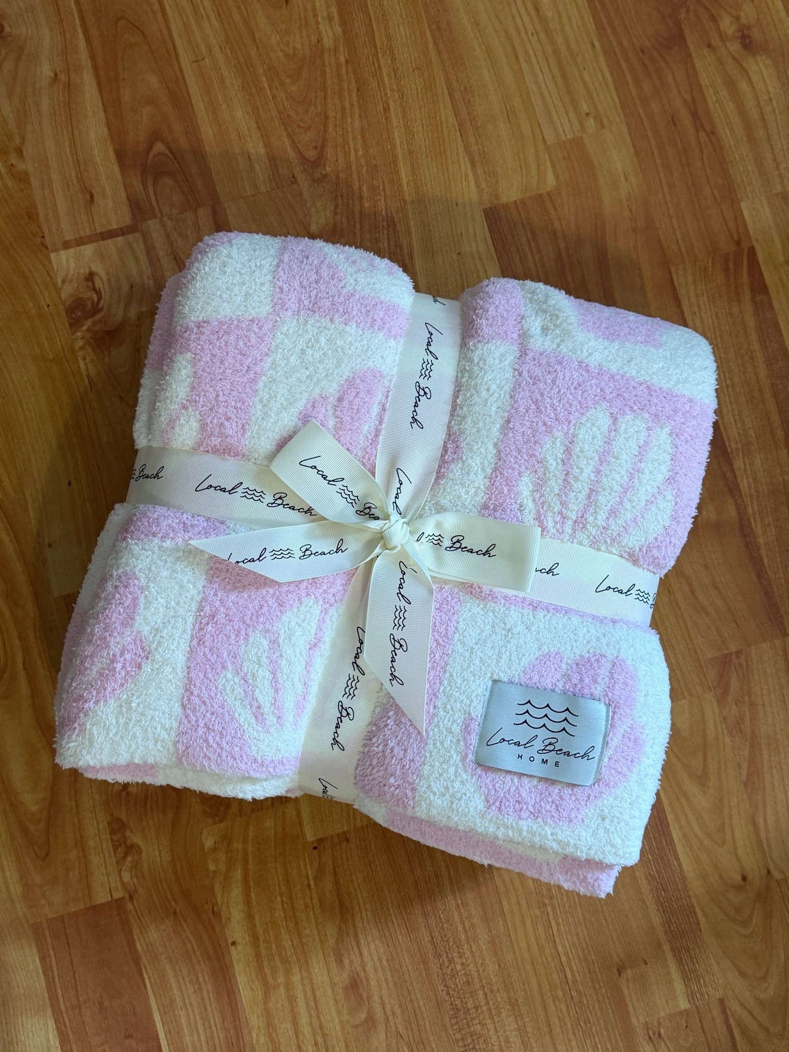 My new favorite blanket 😍🐚 💗. So dang soft and pink seashells!! Can it get any better?!

#LTKselfcare #LTKHome #LTKTravel