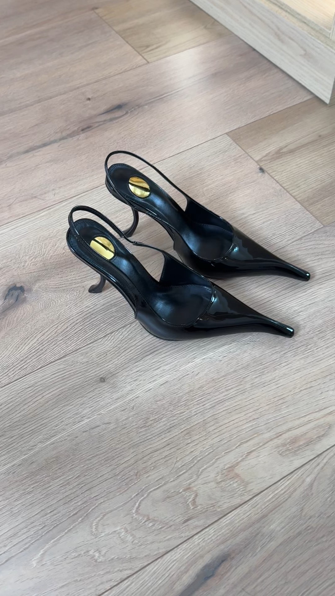 ✨ Sleek slingbacks that instantly elevate any outfit — these YSL-inspired heels are the definition of timeless polish. The pointed toe and sculpted heel give that luxe designer look without the designer price tag. A classic pair you’ll reach for season after season.

Perfect for date nights, dinners, weddings, work events, or holiday looks.

📏 Sizing: True to size (wearing usual size)

Save this post for later — these are an easy way to add a high-end feel to dresses, trousers, or denim. A great example of a long-term shopping strategy where the cost per wear drops fast.

Follow me on Instagram and YouTube @kirasfashionfinds