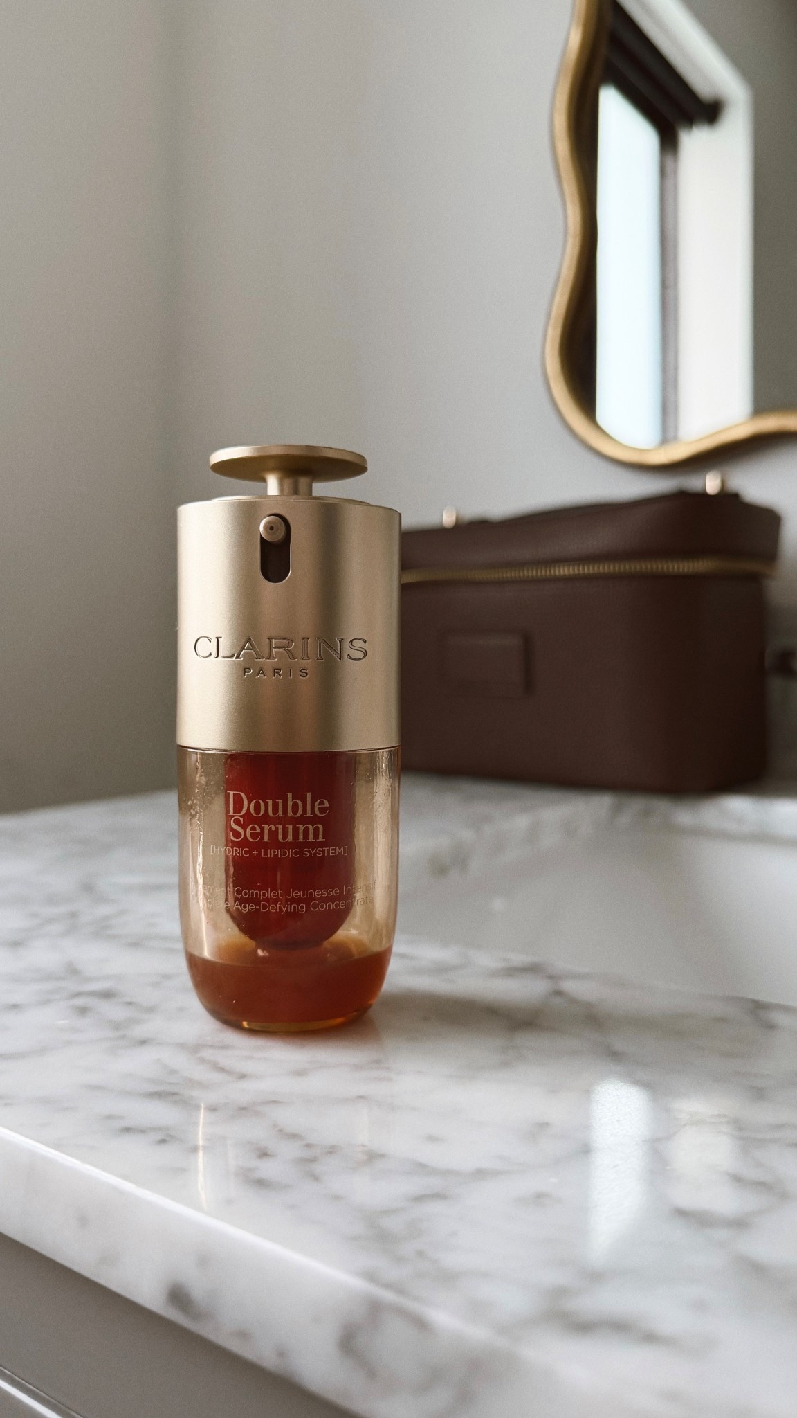 My holy grail serum is on SALE for 15% off all sizes right now with the Amazon beauty sale! 🤎
If you’ve been waiting to try it… this is your sign 👀

• It hydrates + plumps
• smooths fine lines
• gives that lit-from-within glow
• makes your skin look HEALTHY

#skincare #beautysale #serum #skinroutine #clarins #salealert #amazon

#LTKBeauty #LTKmorningroutine #LTKSaleAlert