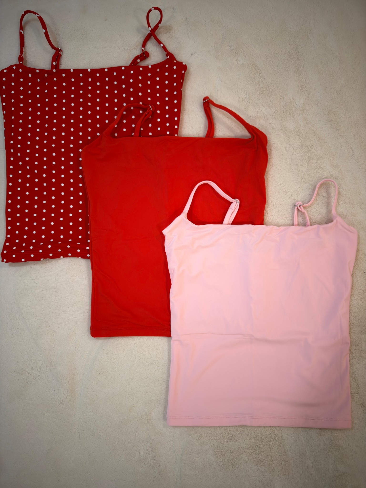 Easy layering staples I reach for on repeat — these smoothing tanks are the kind you’ll want in multiple colors. They’re perfect on their own or layered under blazers, sweaters, or jackets, making them a true everyday essential.

Great for casual days, work outfits, travel looks, or dressed-up layering moments.

📏 Sizing & fit details:  
Wearing size Small.  
Measurements: 5’4” | 138 lbs | 34D bust | 27” waist | 40” hips.  
If between sizes or wanting a slightly more relaxed fit, sizing up works well.

These are lightweight, smoothing, and easy to style year-round — a go-to basic that actually gets worn.

Favorite to revisit later or tap to get details.

Follow me on Instagram and YouTube @kirasfashionfinds

#LTKValentine