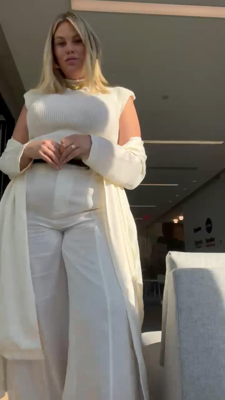 Monochrome meetings OOTD🤍

Trousers | trench coat | fall fashion 

#LTKSeasonal #LTKworkwear #LTKstyletip