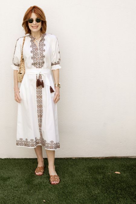 Loving this gorgeous brown & white dress from Julia Amory 🤍🤎

#LTKSeasonal #LTKOver40 #LTKStyleTip