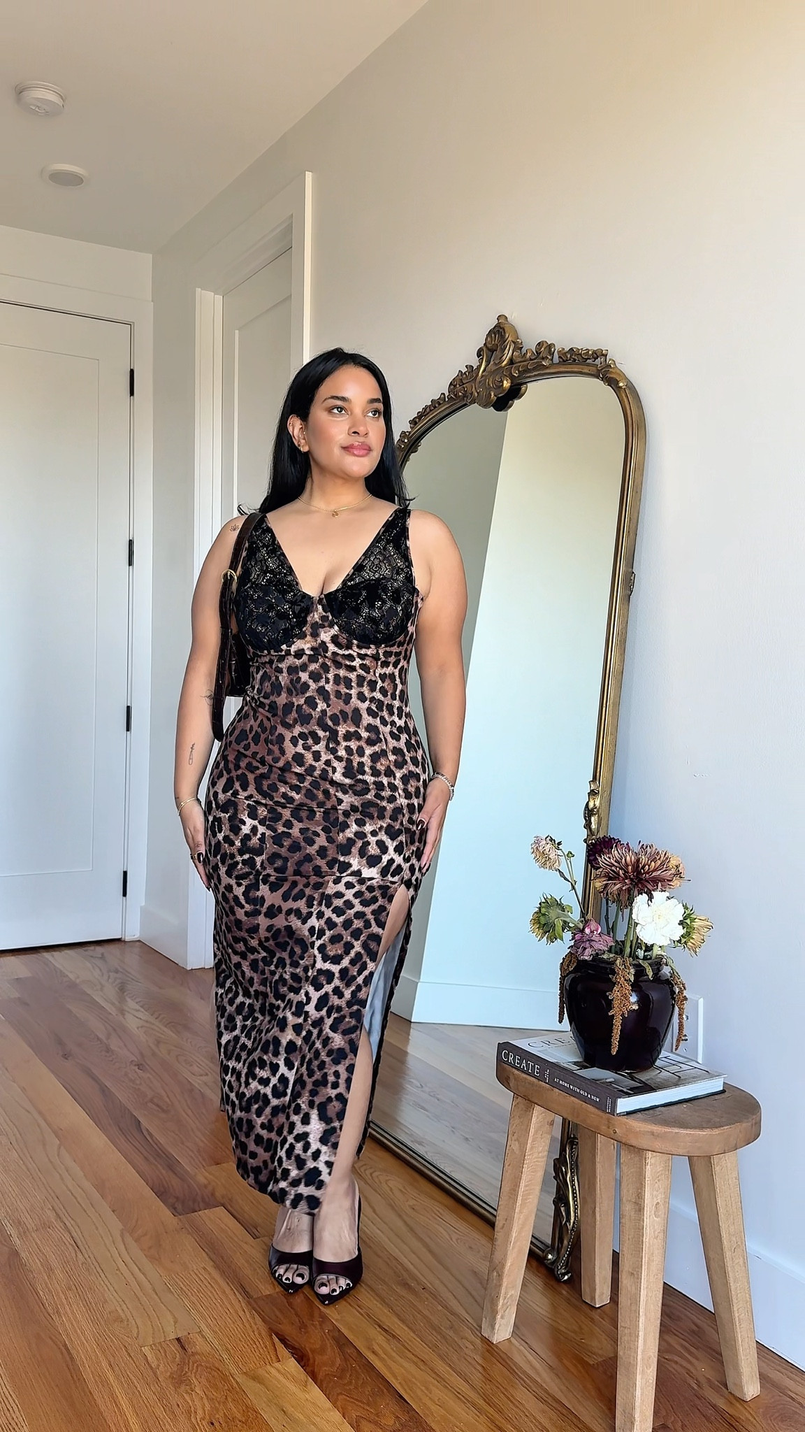 Cocktail dresses 

#LTKHoliday #LTKStyleTip