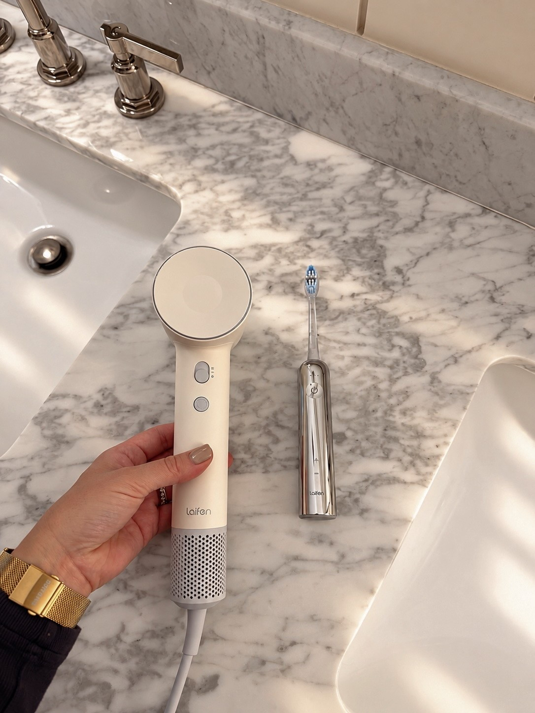 I love finding simple upgrades that make our everyday routines feel a little easier, and lately that’s the @laifen_tech SE 2 Hair Dryer for my morning routine + Wave Electric Toothbrush to end the day. Shop my Laifen favorites during the Fall Sale and save 15% off! #ad #Laifen