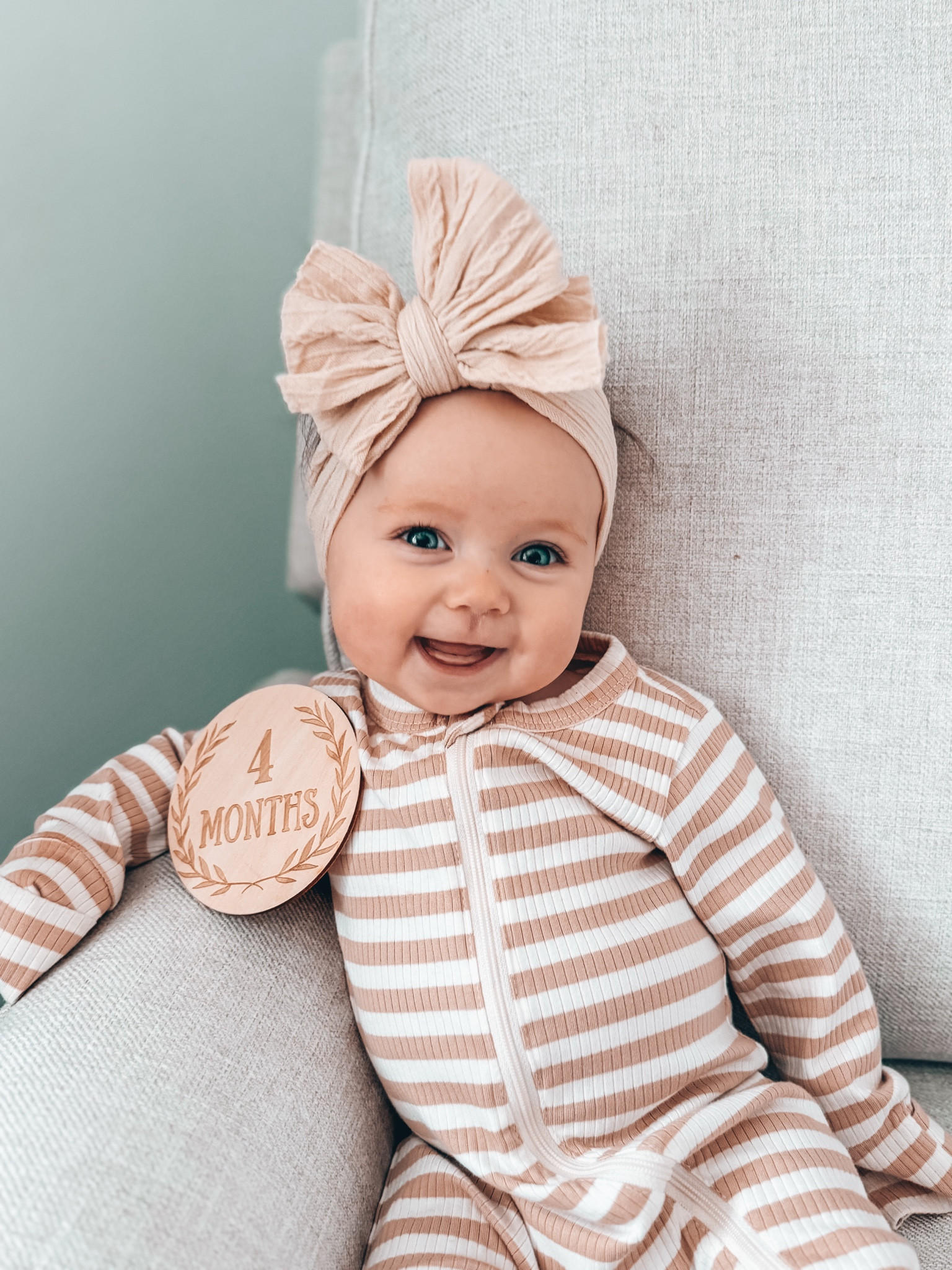 Baby girl neutral outfit 

#baby #babygirl #neutrals #unisex #babyclothes #babygirlclothes 

#LTKKids #LTKBaby #LTKFamily