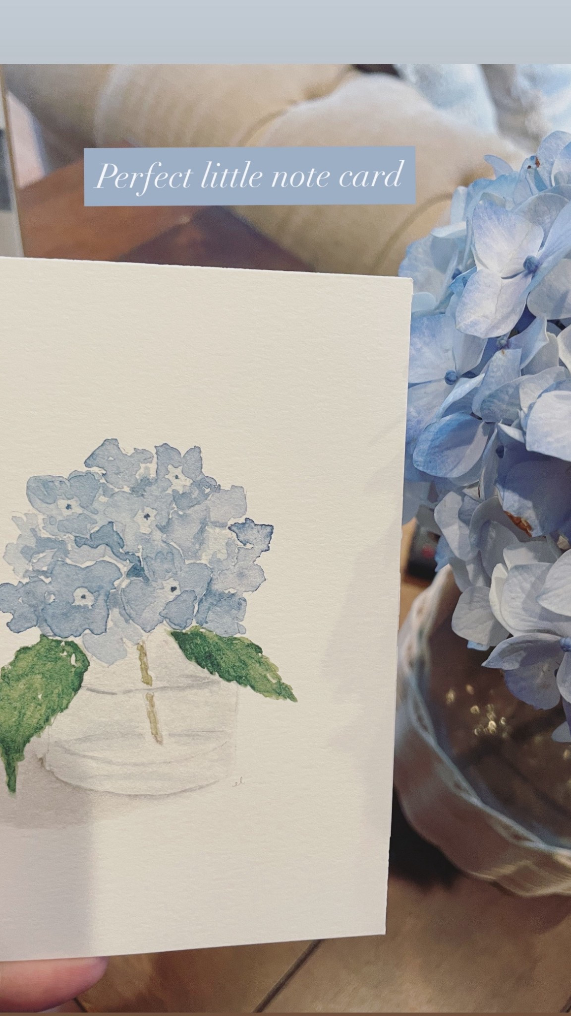 Obsessed with this sweet hydrangea note card.  — it's the perfect blend of charm and simplicity. Available in a print, gift tag, sticker or notes cards.  Whether you're sending a quick thank-you, a heartfelt hello, or adding a personal touch to a gift, this little piece of art makes it extra special.