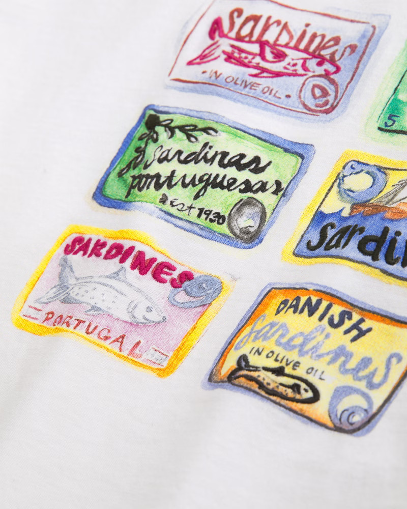 Short-Sleeve Sardines Graphic Relaxed Tee | Abercrombie & Fitch (US)