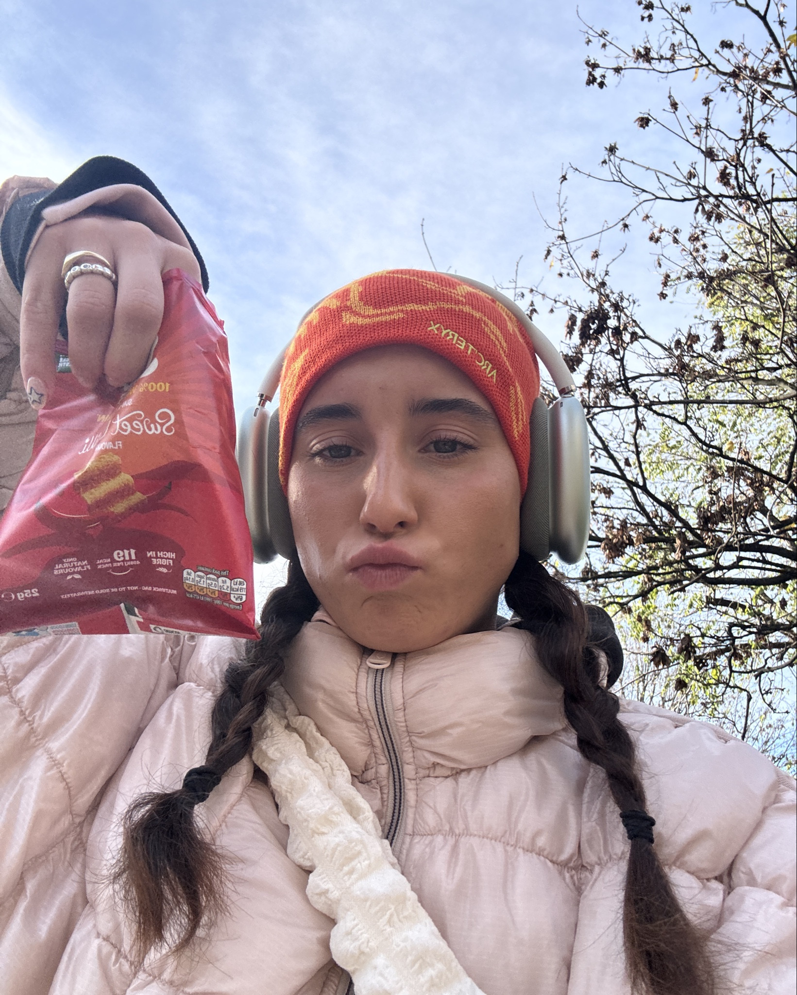 Beanie 🥵🧡☀️