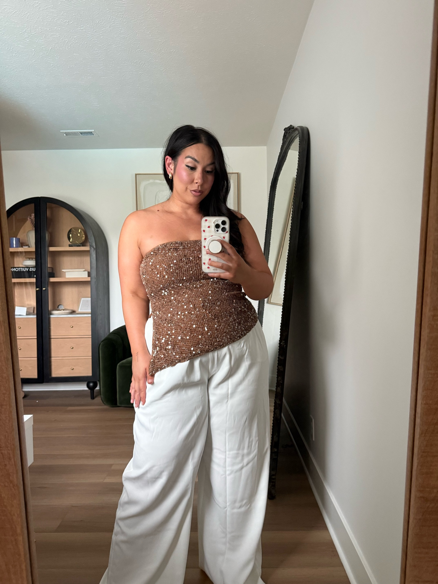 Amazon sequin tube top 
Size xl 
Green pants size xl
White pants size down in size 12

#LTKgrwm #LTKootd #LTKMidsize