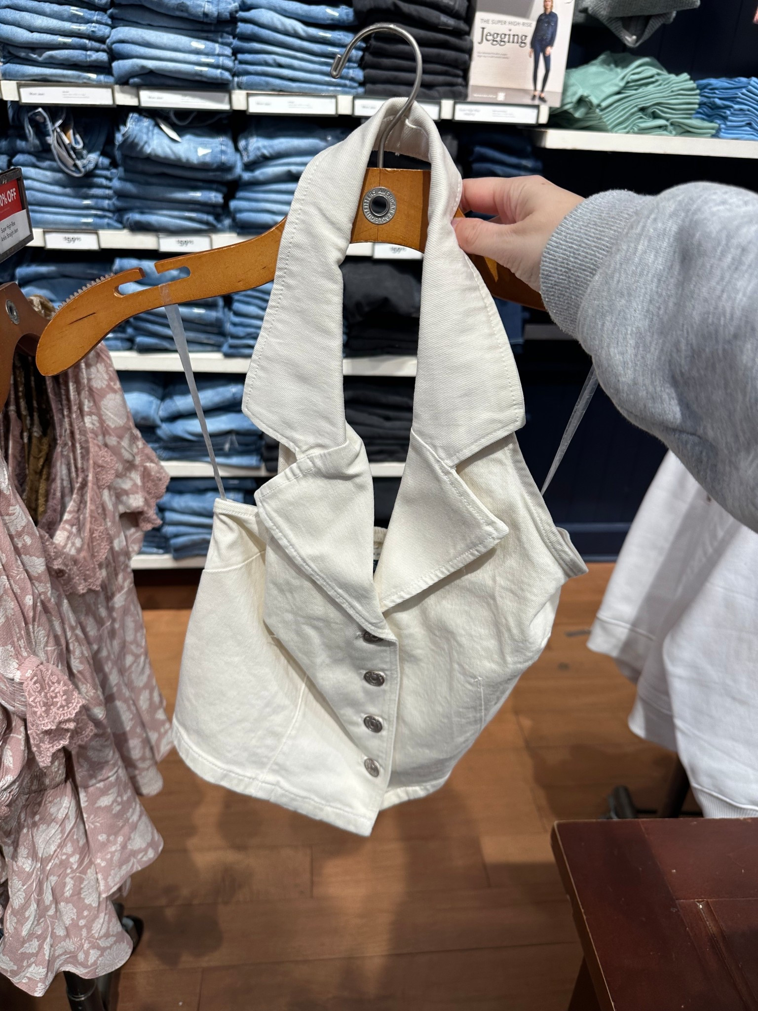 Love this white denim halter vest! Would be so cute for a country concert! Ranges from sizes XXS-XXL! On sale for $32!

#LTKMidsize #LTKPetite #LTKSaleAlert