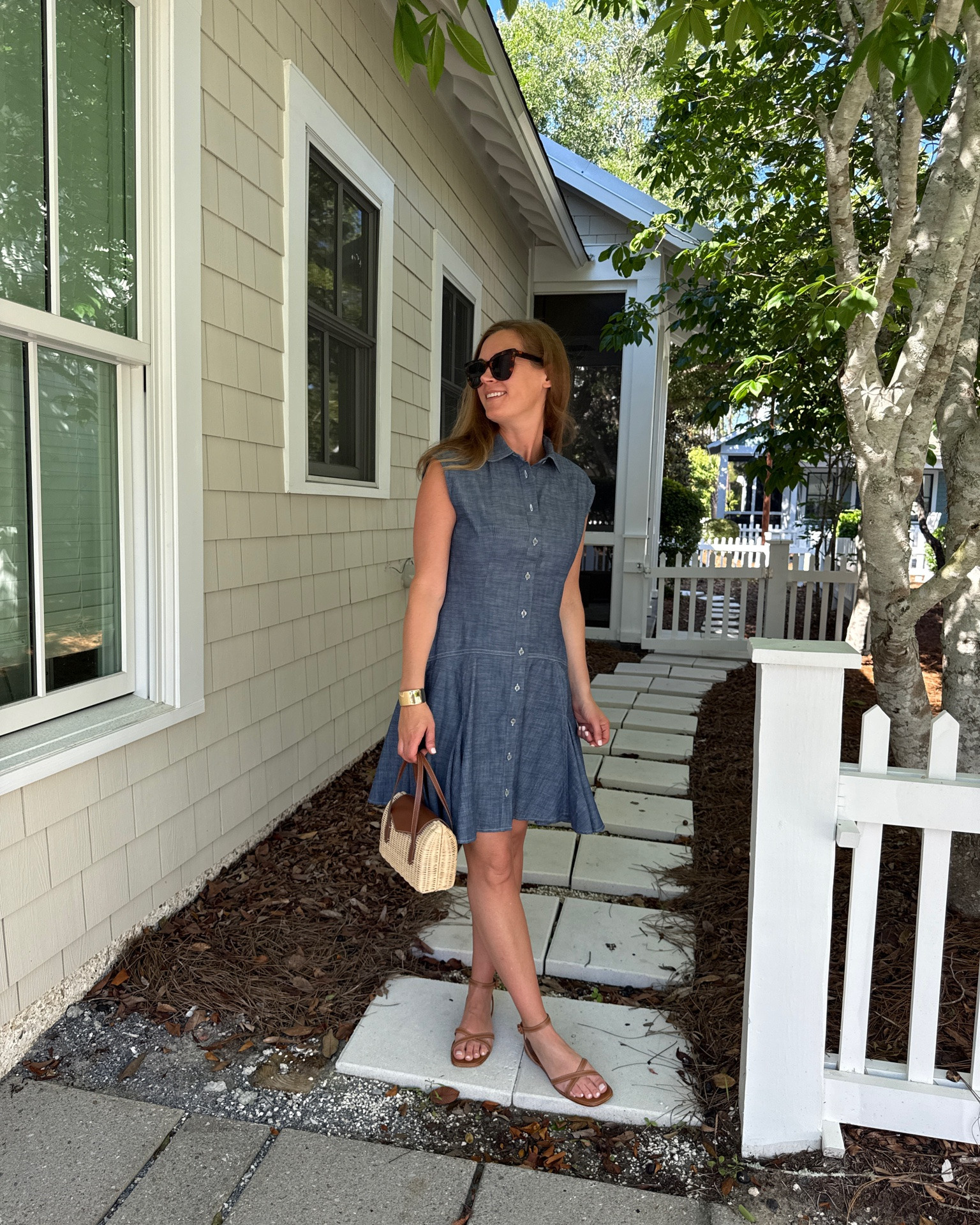 Dress runs small, I went up to a size 6

#LTKgrwm #LTKootd #LTKdayinmylife