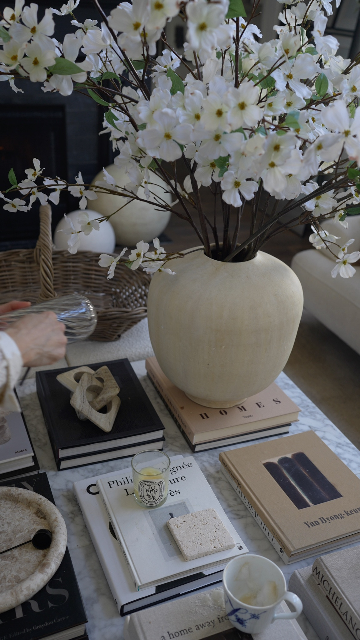 This candle, these dogwoods and this vase are my obsessions!!

#LTKHome #LTKdayinmylife #LTKSaleAlert