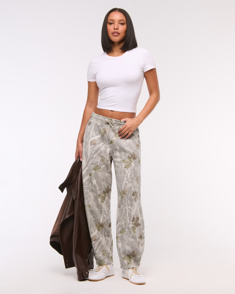 Mid Rise Barrel Sunday Sweatpant | Abercrombie & Fitch (US)