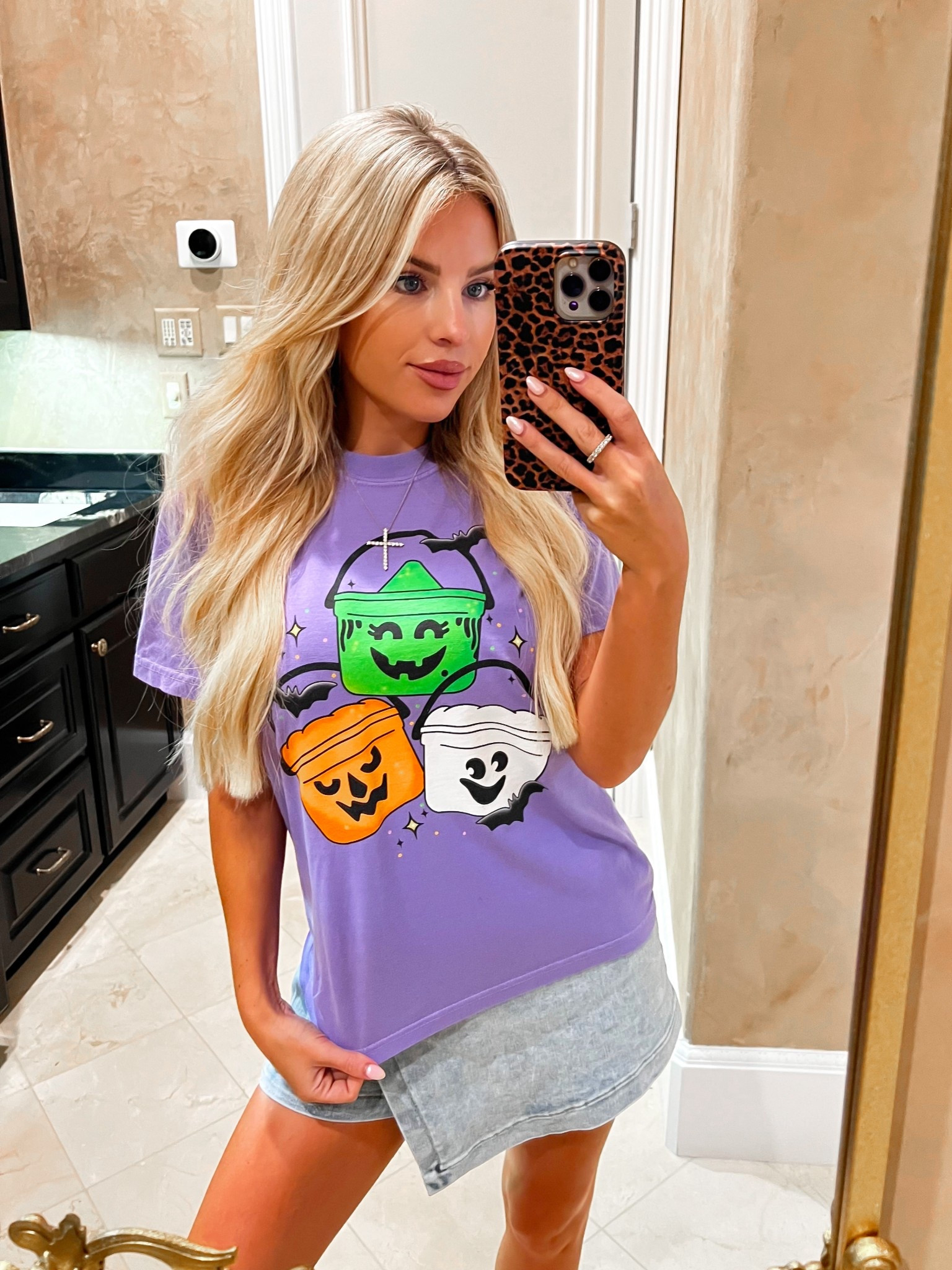 Vintage Halloween tee. Halloween style graphic tee