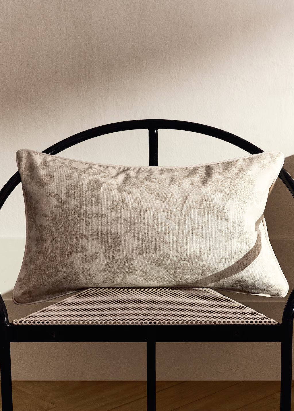 100% cotton floral-print cushion cover 30x50cm | Mango (US/MX/AU)