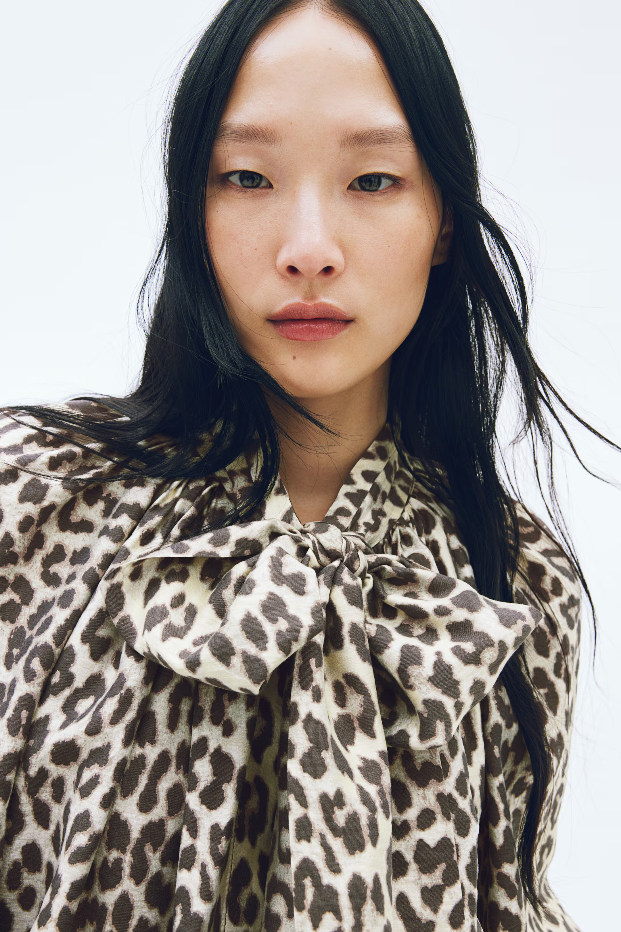 Tie-Neck Blouse - Light beige/leopard print - Ladies | H&M US | H&M (US + CA)