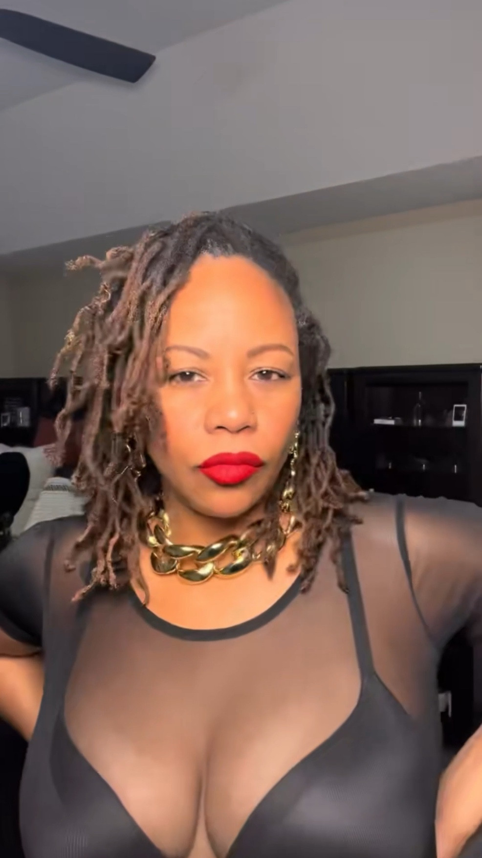 Minimal makeup. Healthy skin. Maximum confidence. See something you like? Check my Amazon storefront #grwm #grwmover40
#blackwomanover40 #matureskin #aginggracefully #blackwomanskincare #melaninrich #over4Obeauty #selfcareover40 #grownwomanglow #confidentblackwoman #naturalbeauty #realisticskincare
#hyperpigmentationcare #softliferoutine #morningroutine #minimalmakeup #beautyover40 #selflovejourney #blackgirlmagic #locsbeauty #slowliving #prioritizeyou #womenover40
#everydaybeauty

#LTKgrwm #LTKBeauty #LTKOver40