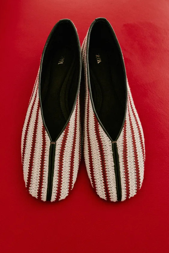 Fabric ballet flats. Striped print top. Round toe.Sole height: 1 cm / 0.4\u2033 | Zara UK