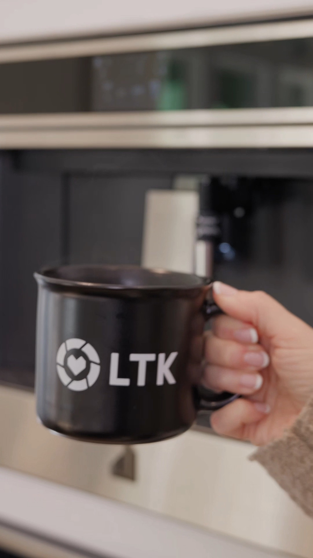 Coffee & new LTK finds ☕

Follow me on LTK + enable alerts for new posts✨

🔗in bio


#LTKHome