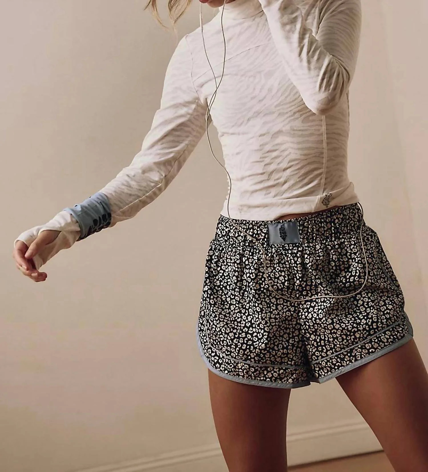 Tempo Jacquard Turtleneck Top In White | Shop Simon