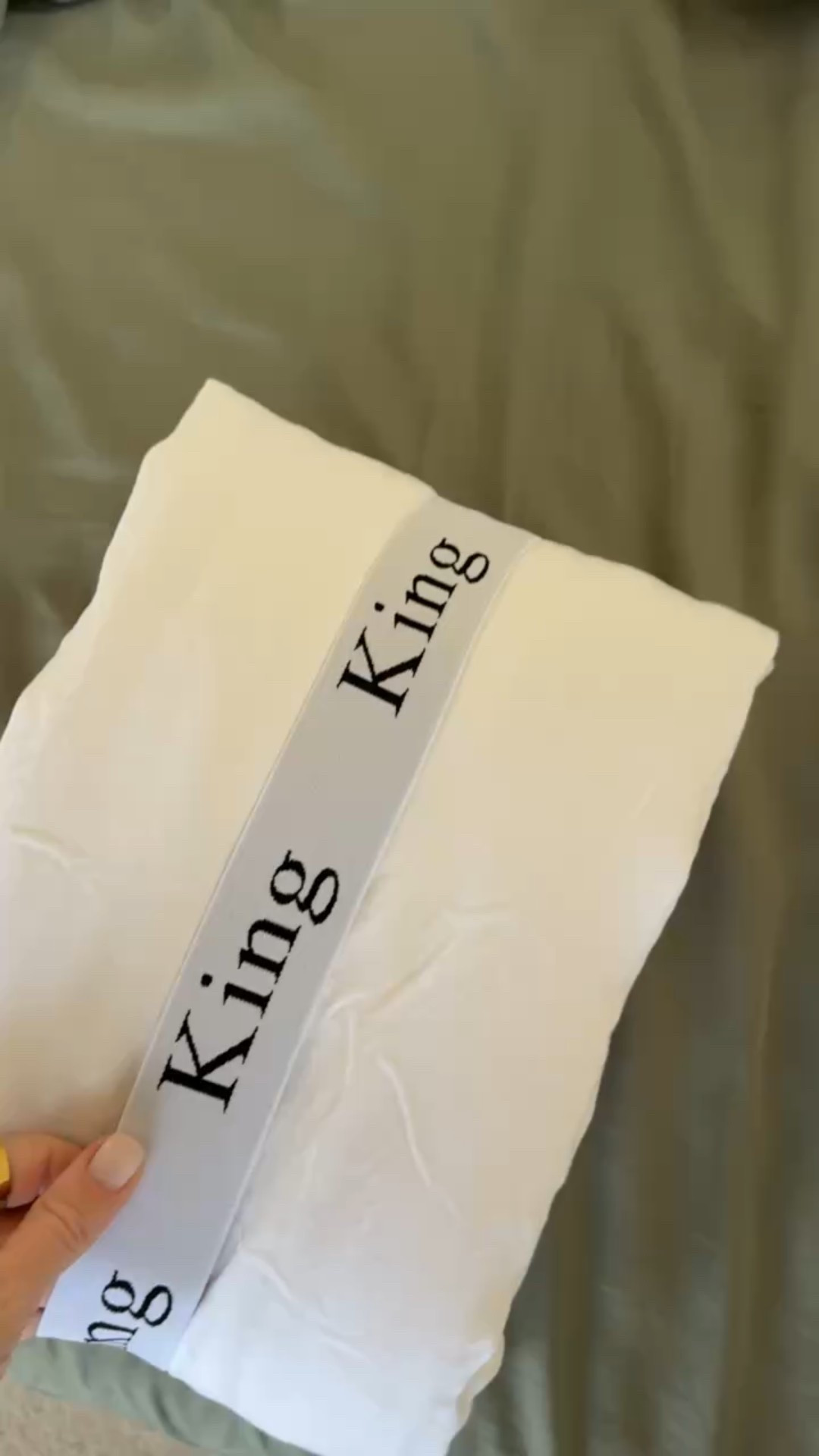 sheet elastics for organizing sheets! i love these from amazon! 

#LTKdayinmylife #LTKHome #LTKmomlife