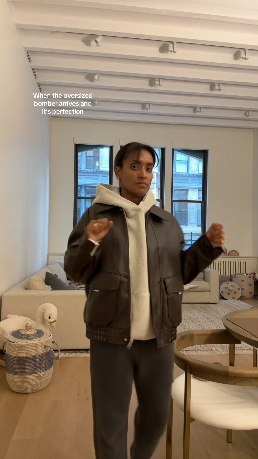 Chocolate brown (faux) leather oversized bomber at the perfect price point✔️


#LTKStyleTip #LTKSeasonal #LTKOver40