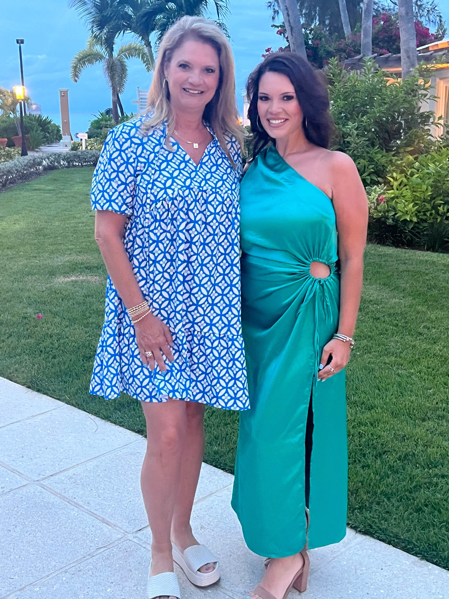 Cannot get over how much I'm loving these dresses from @Shein and @Amazon. Fantastic quality and would go well on any summer events: weddings, destination weddings, rehearsal dinners, vacations, resort wear, cruises etc.
#dinnerwear #dinner #amazonfashion #sheindress #tropicaldinner #affordablefashion #outfitinspo #girlsnight #amazonfashion #shortdress #silkdress #wedding #datenight #vacation #bluedress #shein #amazon #sheinstyle #sheinforall

#LTKcurves #LTKstyletip #LTKtravel
