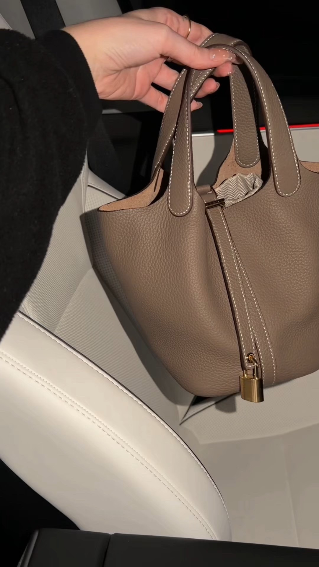 The cutest purse 🤍

purse, women’s purse, handbag, women’s handbag, everyday purse, trendy purse, minimalist purse, crossbody purse, shoulder purse, small purse, compact handbag, versatile purse, lightweight purse, stylish purse, neutral purse, affordable purse, designer inspired purse, casual purse, travel purse, giftable purse

#LTKootd #LTKBeauty #LTKgrwm