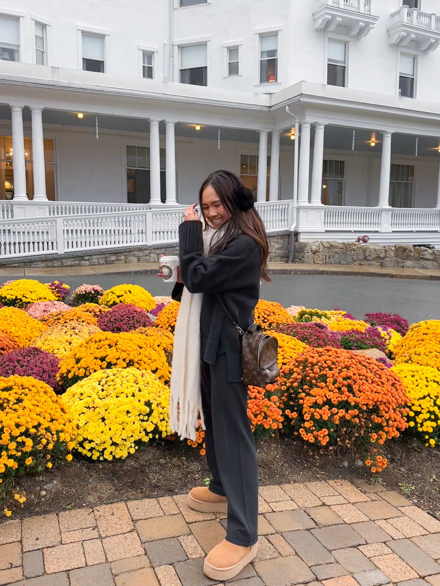 How I styled my UGG ultra mini platforms! Black wide leg leggings, black tuckable sweater, and white scarf @abercrombie @lululemon

#LTKHalloween #LTKfindsunder100 #LTKtravel
